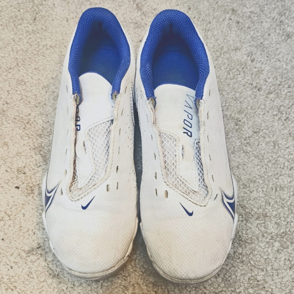 Football cleats
